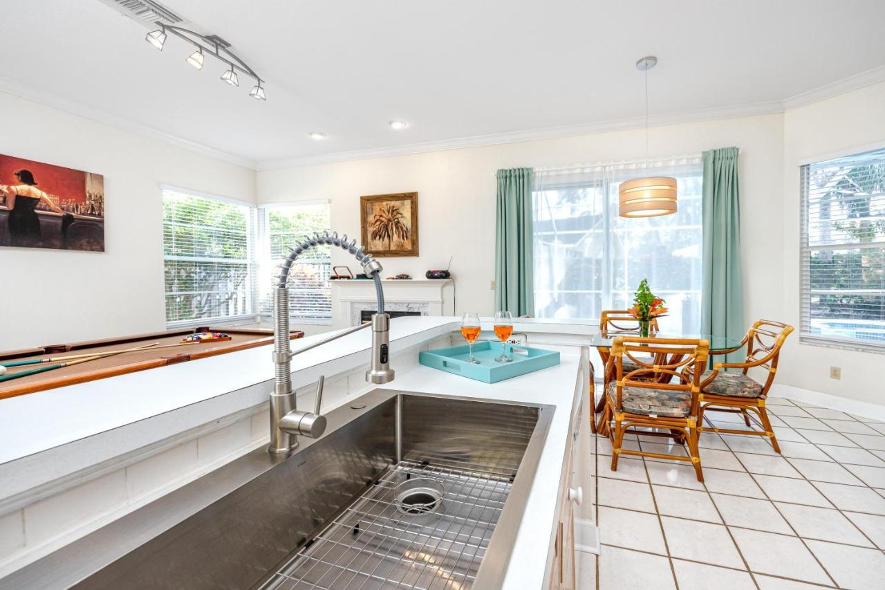 Palm Harbor Paradise - Lovely Home With Pool & Hot Tub Exterior photo